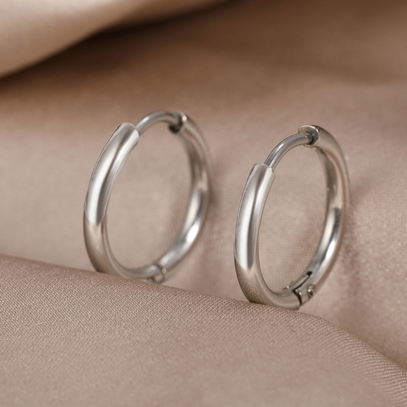 Minimalistic Glossy Hoop Earrings - Picture 3 of 3